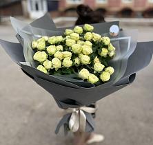 Букет Белые кустовые розы Солинеро в Красный Коммунар
