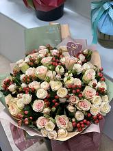 Букет цветов из:  Розы #REPLACE_PRED# Красный Коммунар
