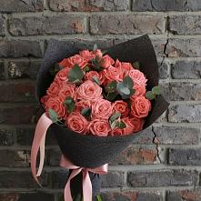 Букет цветов из:  Розы #REPLACE_PRED# Красный Коммунар